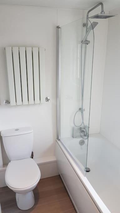 Beautiful Holiday Studio In The Heart Of Rochester Rochester  Exterior photo